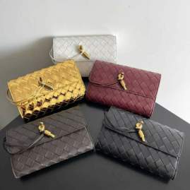 Picture of Bottega Veneta Handbags _SKUfw184065220fw